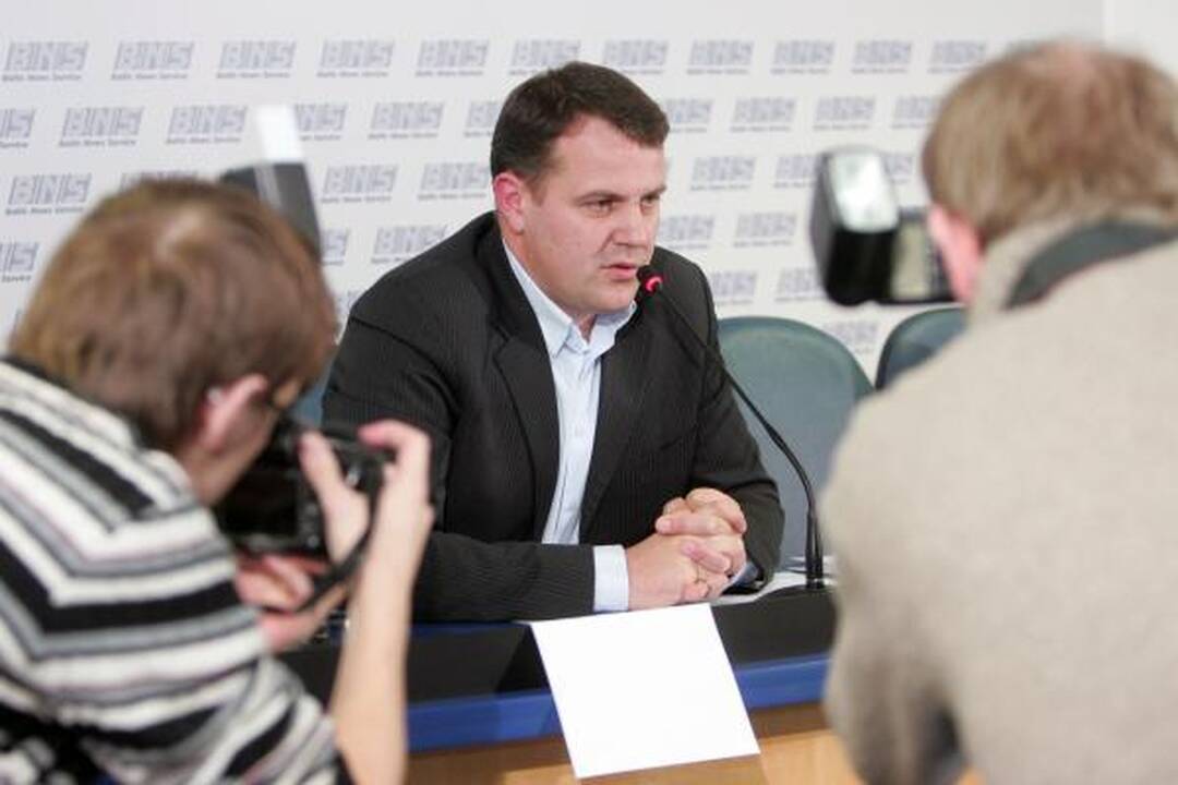 Kinijos "HNA Group" domisi bankrutuojančia "Star Team Group"