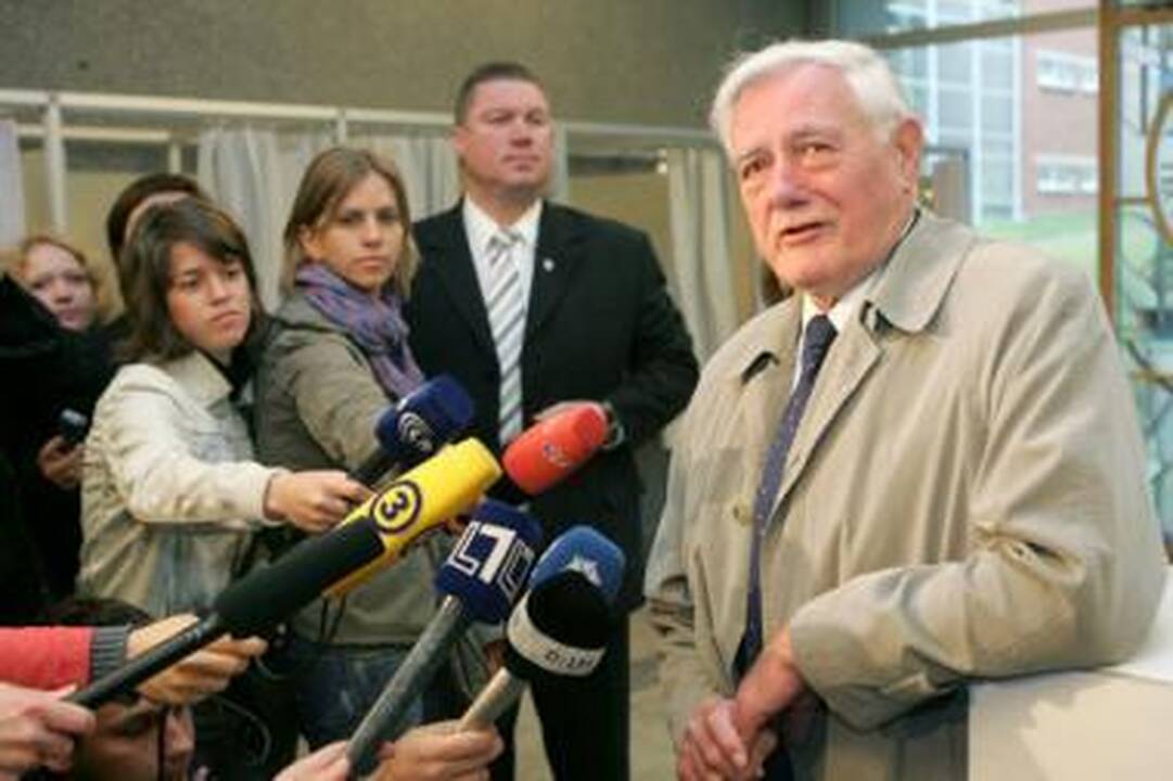V.Adamkus balsavo už A.Butkevičių