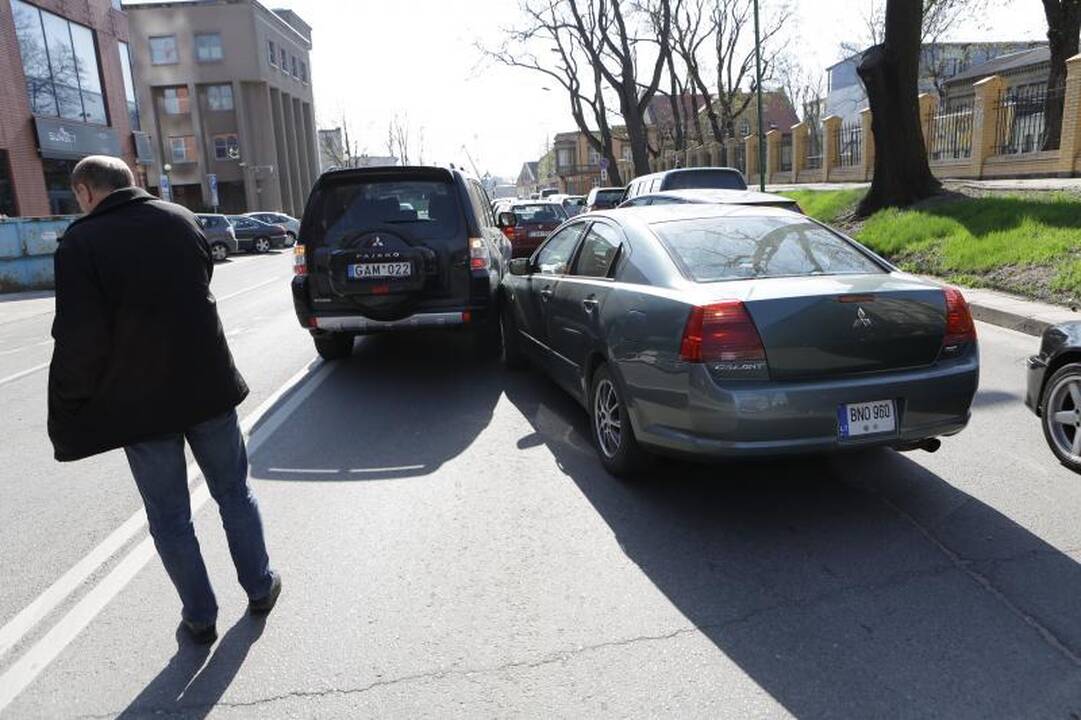Uostamiesčio centre džipas susidūrė su „Mitsubishi Galant“