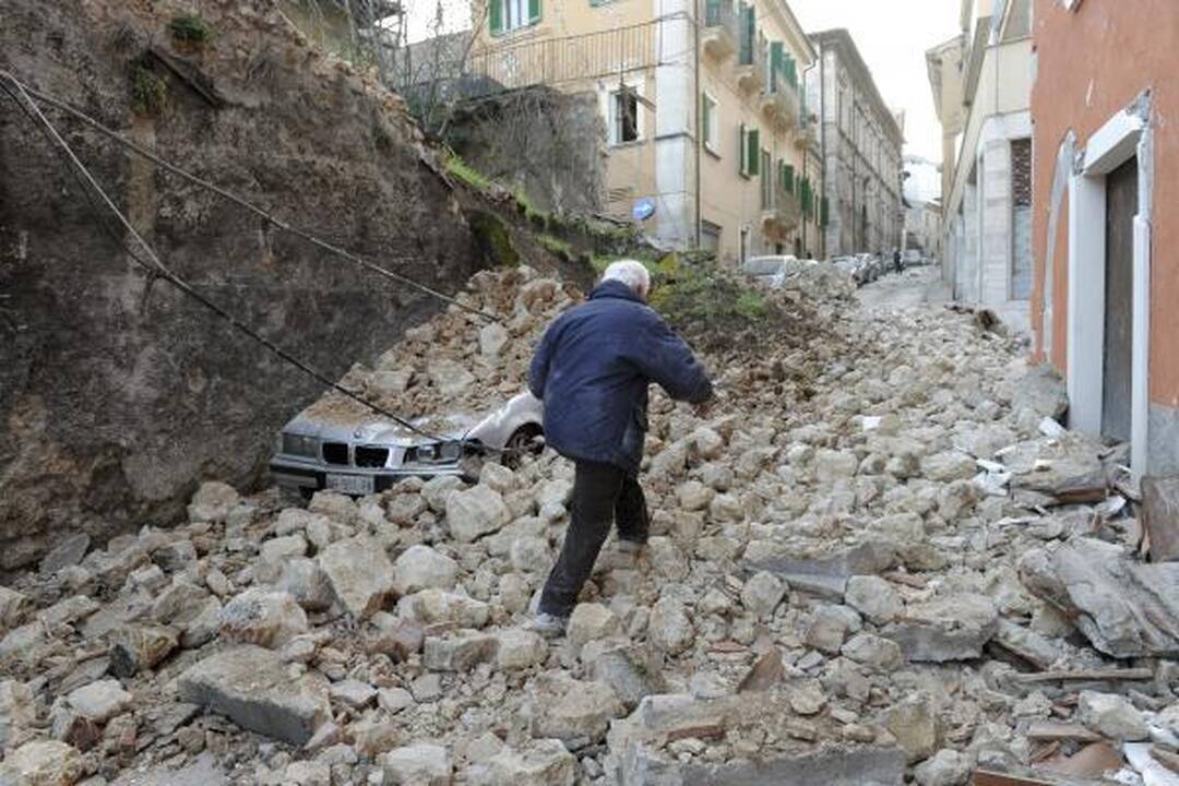Žemės drebėjimas Italijoje nusinešė beveik 100 gyvybių (papildyta)
