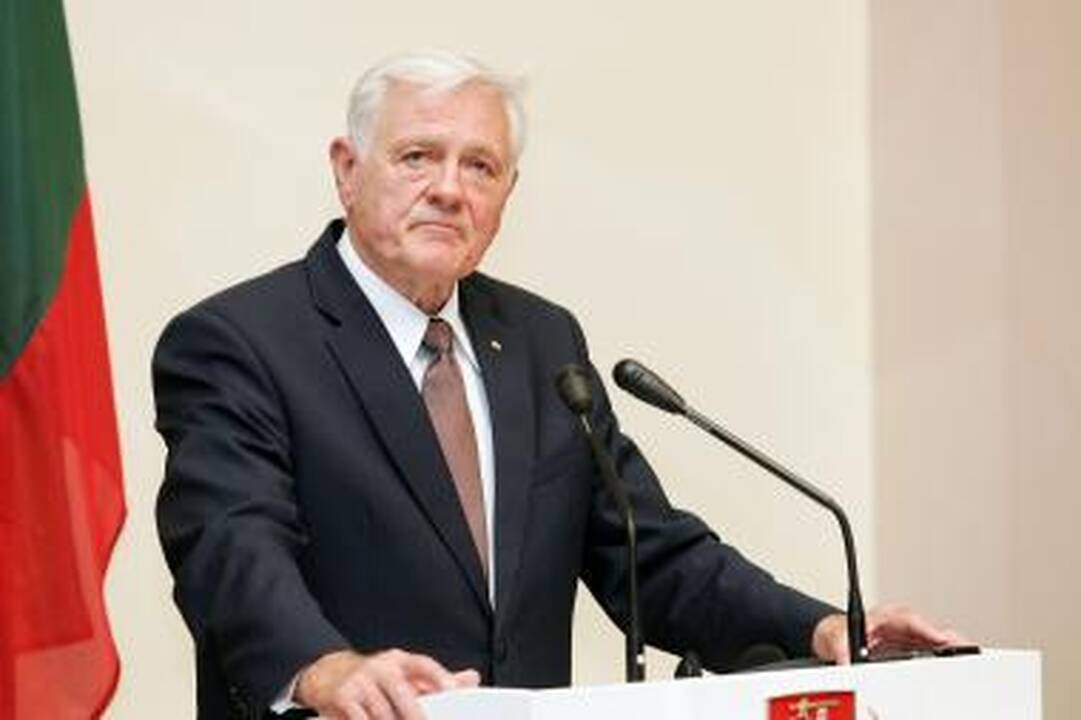 Prezidentas malonę suteikė šešiems asmenims