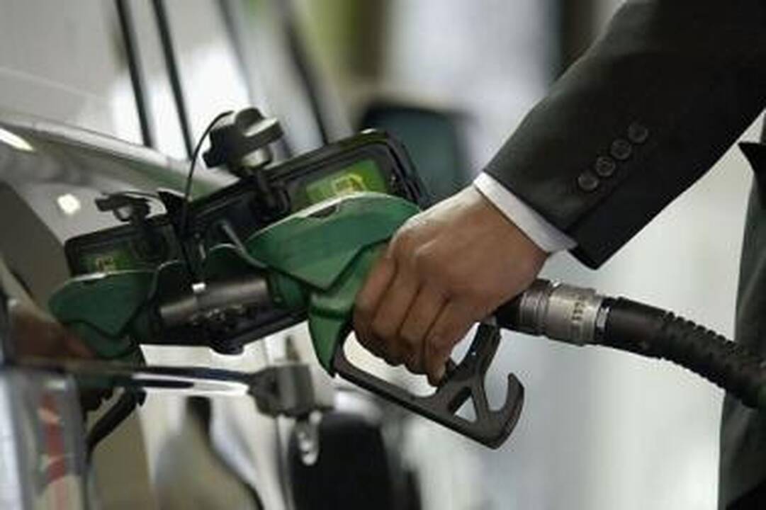 Pirmąkart per 4 metus sumažėjo degalų pardavimas 