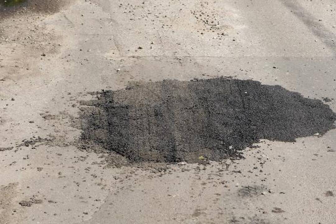Kodėl užtaisytos duobės netrukus vėl ištrupa?
