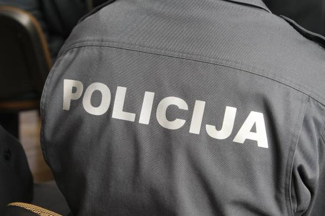 Policija įtaria telefoninius sukčius