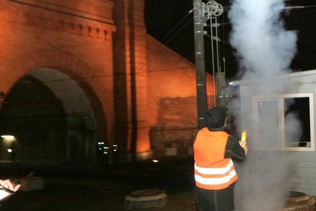 Tunelyje sukėlė tariamą gaisrą (papildyta)