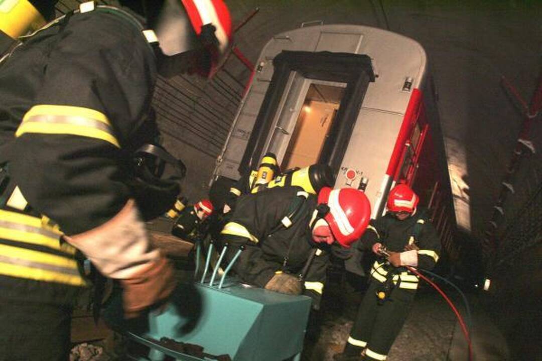 Tunelyje sukėlė tariamą gaisrą (papildyta)