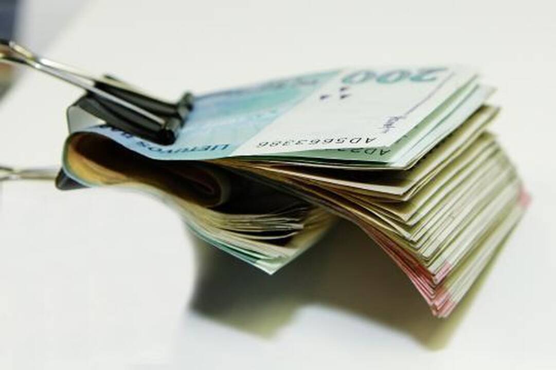 Už 400 litų kyšio priėmimą patruliui – 13 tūkstančių litų bauda