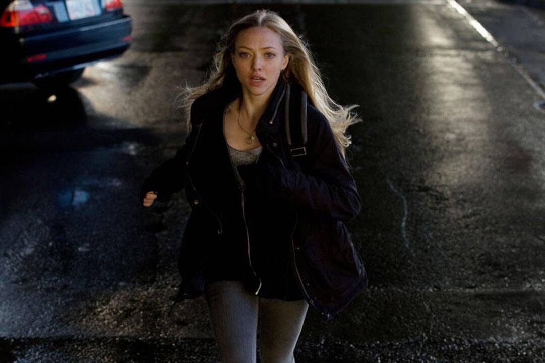 Net pramokusi kovos triukų A.Seyfried bijo būti užpulta naktį