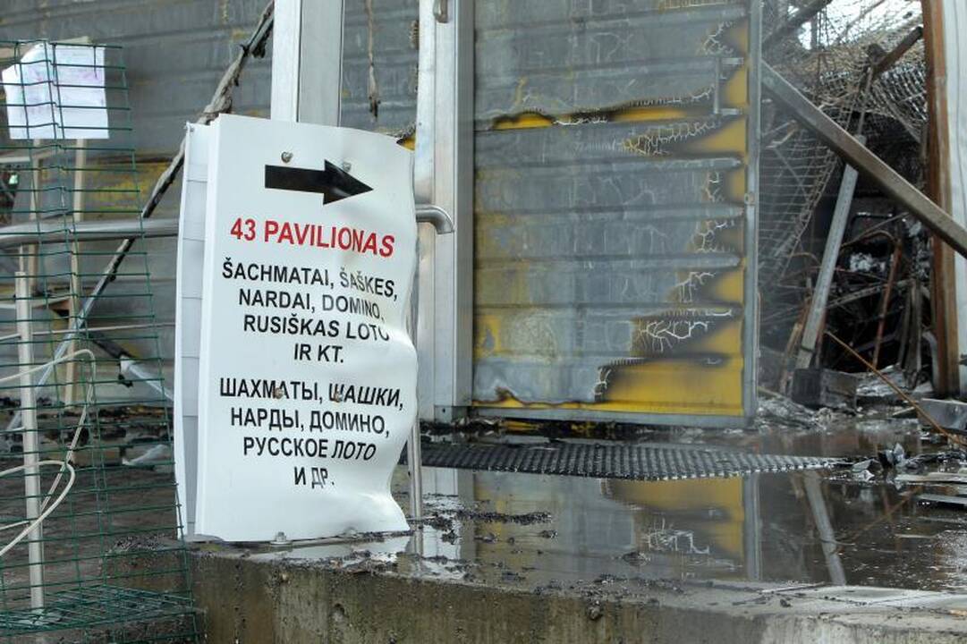 Gaisro Gariūnuose priežastis vis dar neaiški