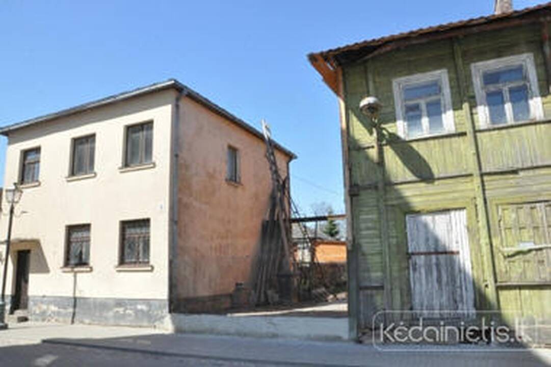 Kėdainiuose nugriautas neteisėtai pastatytas statinys
