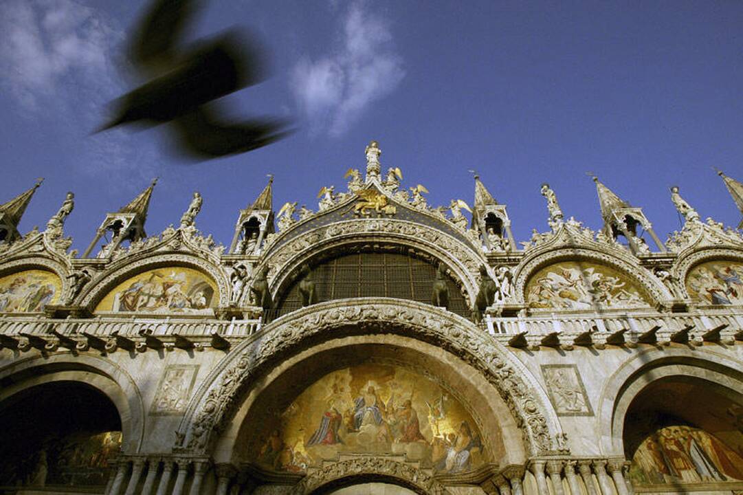 Turistai ardo Veneciją