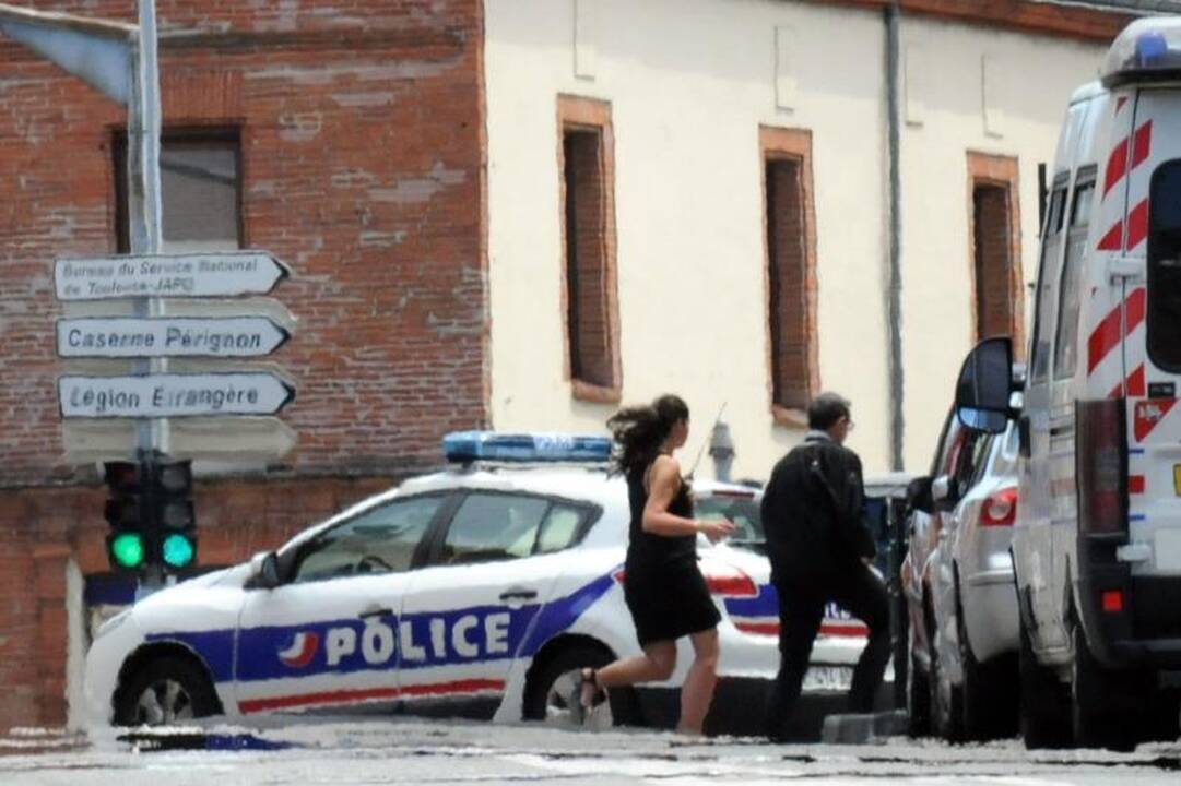 Prancūzų policija suėmė įkaitus banke paėmusį „al Qaeda“ kovotoją