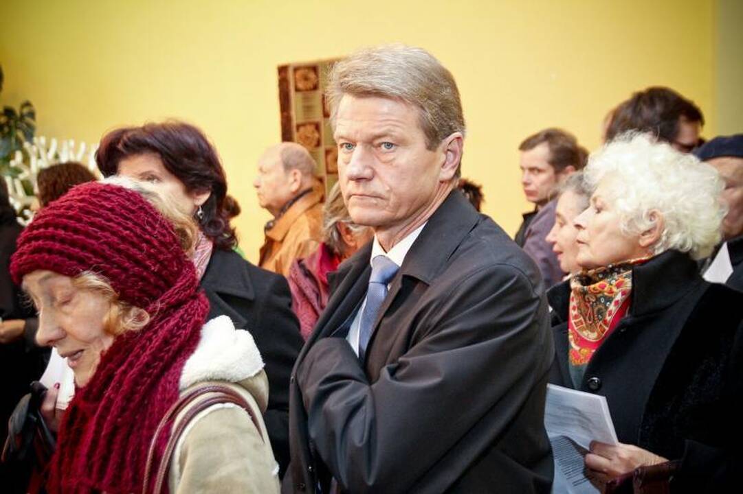Seimo Konstitucijos komisija prašo Vyriausybės pozicijos dėl R.Pakso