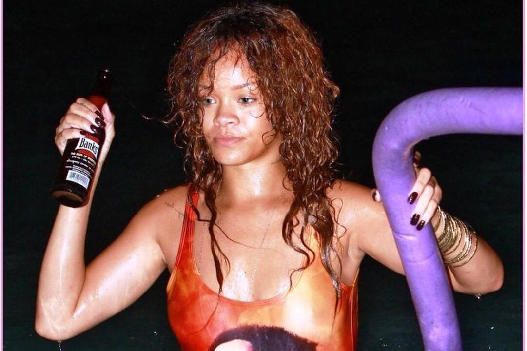 Rihannai atbudo sena meilė?