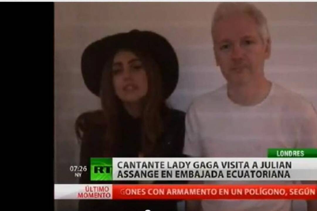 „WikiLeaks“ įkūrėją J. Assange'ą aplankė popžvaigždė Lady Gaga