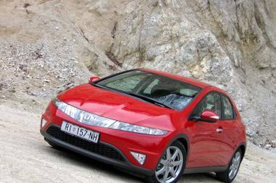 „Honda" mažina „Civic" gamybą