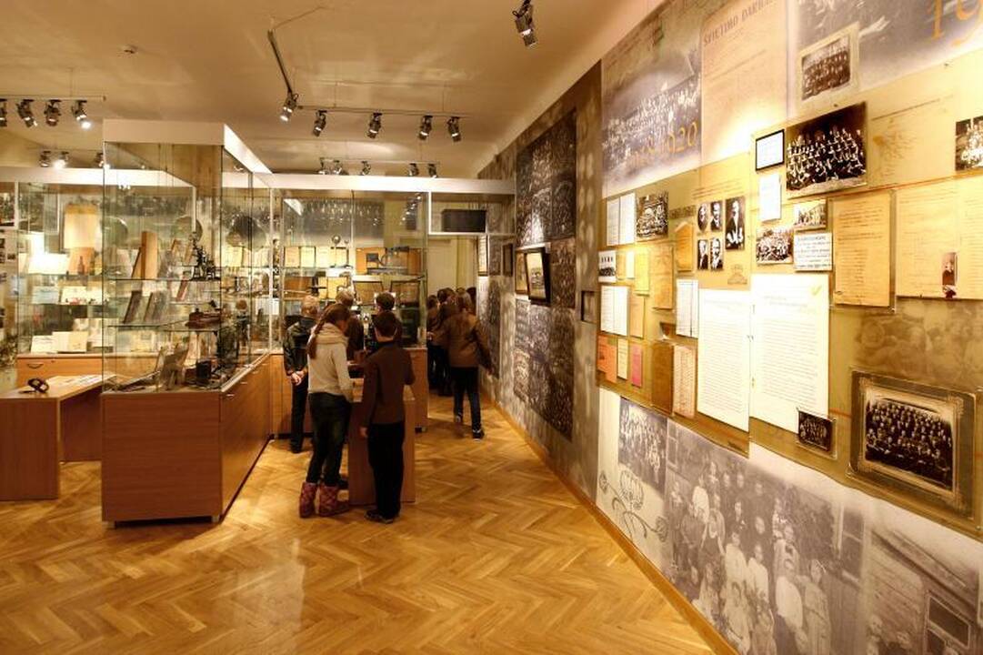Muziejaus lankytojus nupurto prisiminimai apie pionierišką uniformą