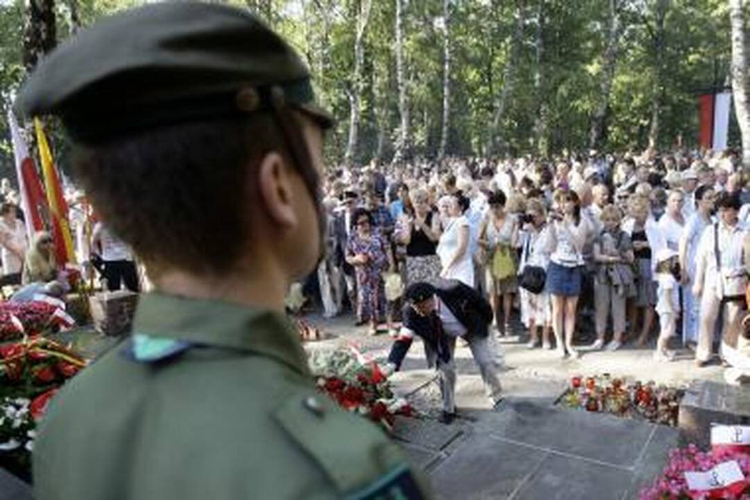 Varšuvoje minimos 65-osios sukilimo metinės