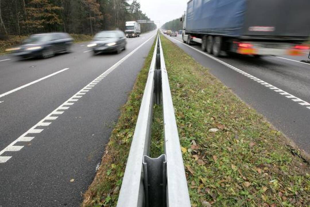 Tauragės rajone prie vairo sulaikyta neblaivi muitinės darbuotoja
