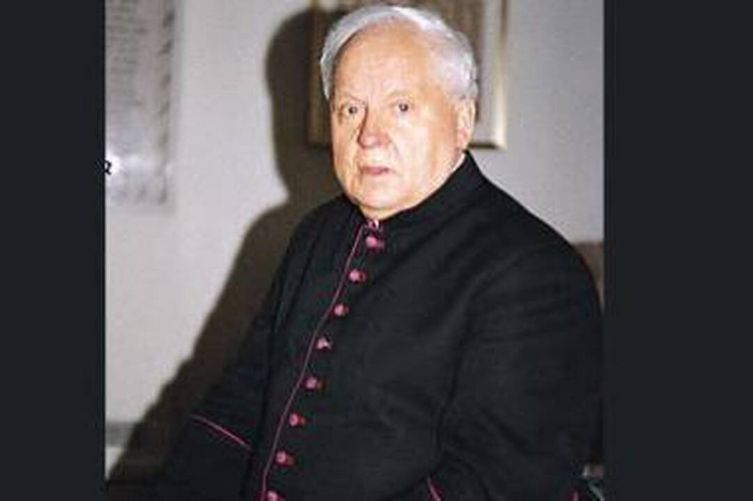 Monsinjoro K.Vasiliausko tėviškės sodybos nutarta neskelbti kultūros vertybe