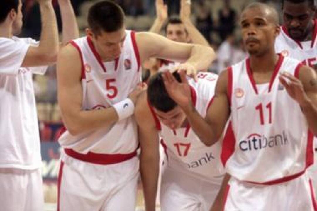 „Olympiakos“ iškovojo pirmą pergalę finale