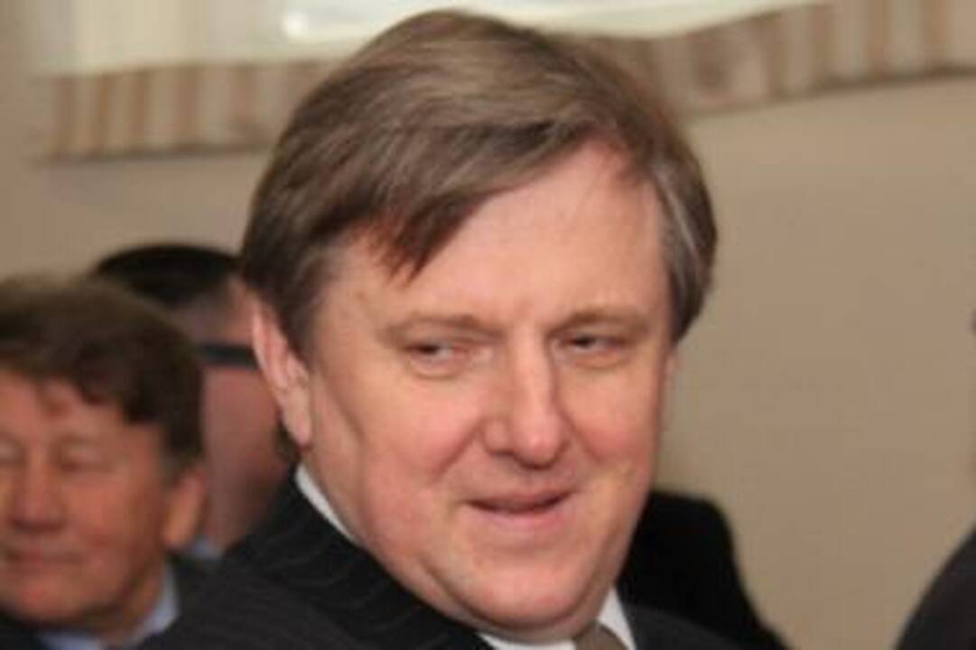 Ministras priekaištavo dėl vėluojančių nedarbo išmokų