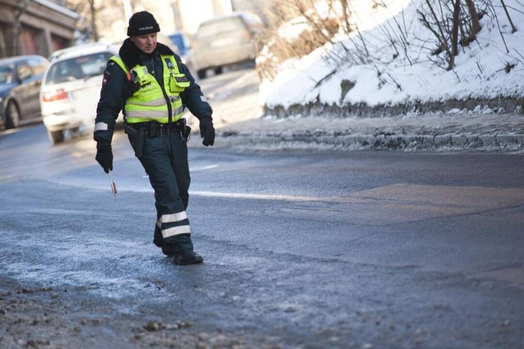Policija dėl nelaimių Žemaičių gatvėje kaltina „Kauno vandenis“