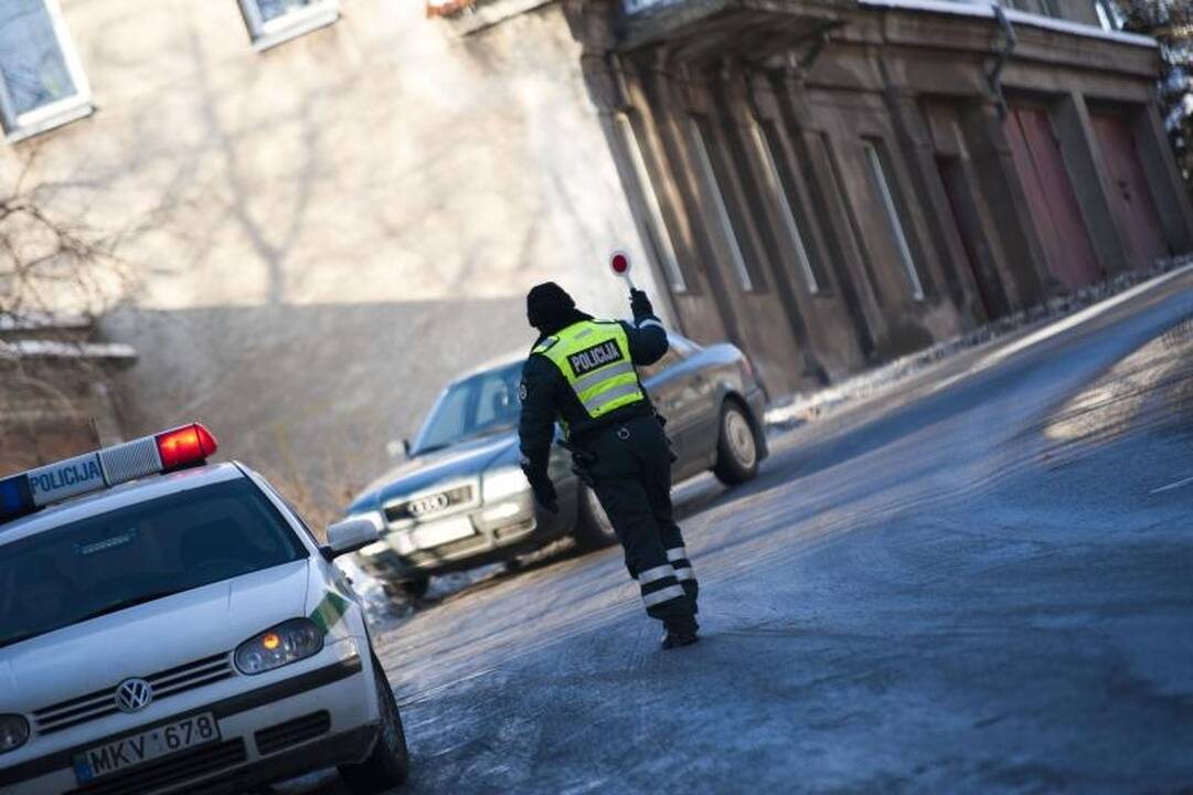 Policija dėl nelaimių Žemaičių gatvėje kaltina „Kauno vandenis“