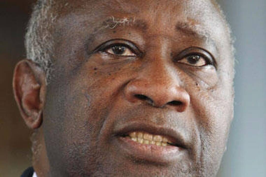 Gbagbo suėmimas yra "stiprus signalas" diktatoriams, pareiškė JAV valstybės sekretorė Clinton