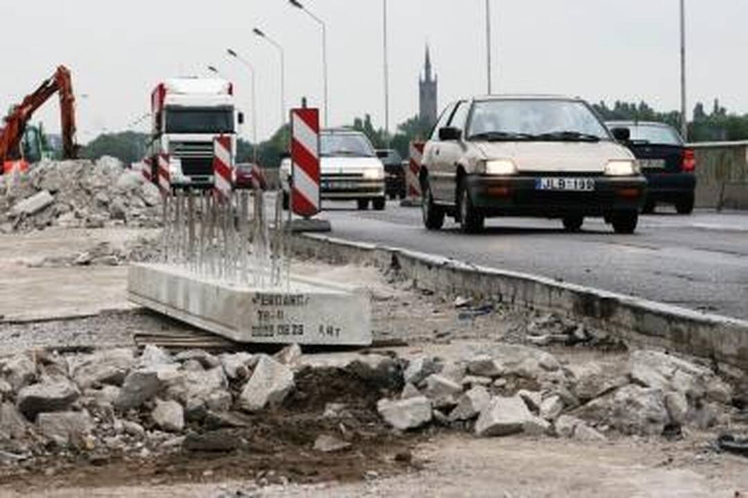 Kelių fondas gali mažėti 400 mln. litų