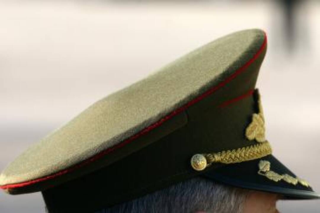 2010 metų principinėje kariuomenės struktūroje - mažesnis aukštų karininkų skaičius