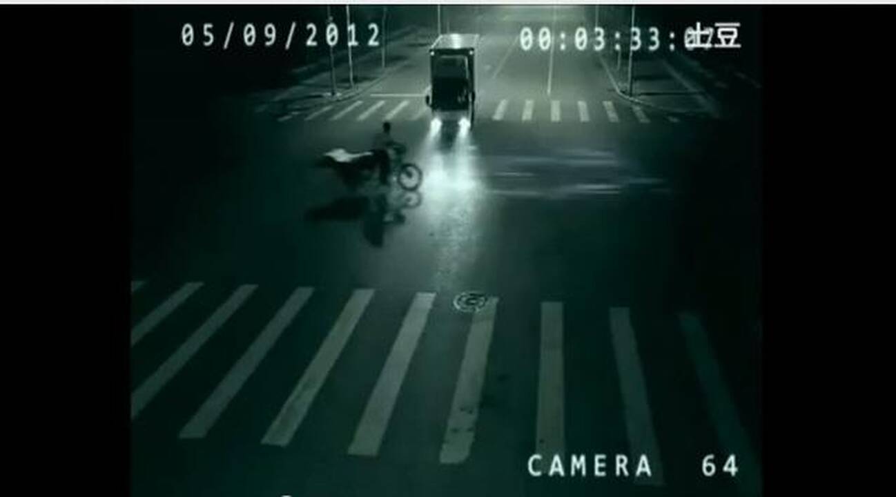 Kinijoje šviesoforo vaizdo kamera nufilmavo teleportaciją