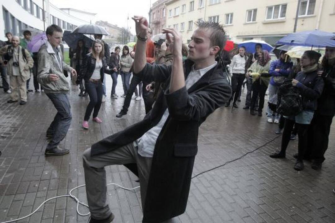„Gatvės muzikos dienos" dalyvius išbaidė lietus