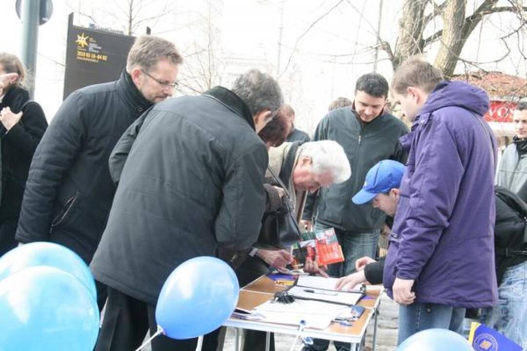 Seimą paleisti nori jau 200 tūkst. žmonių