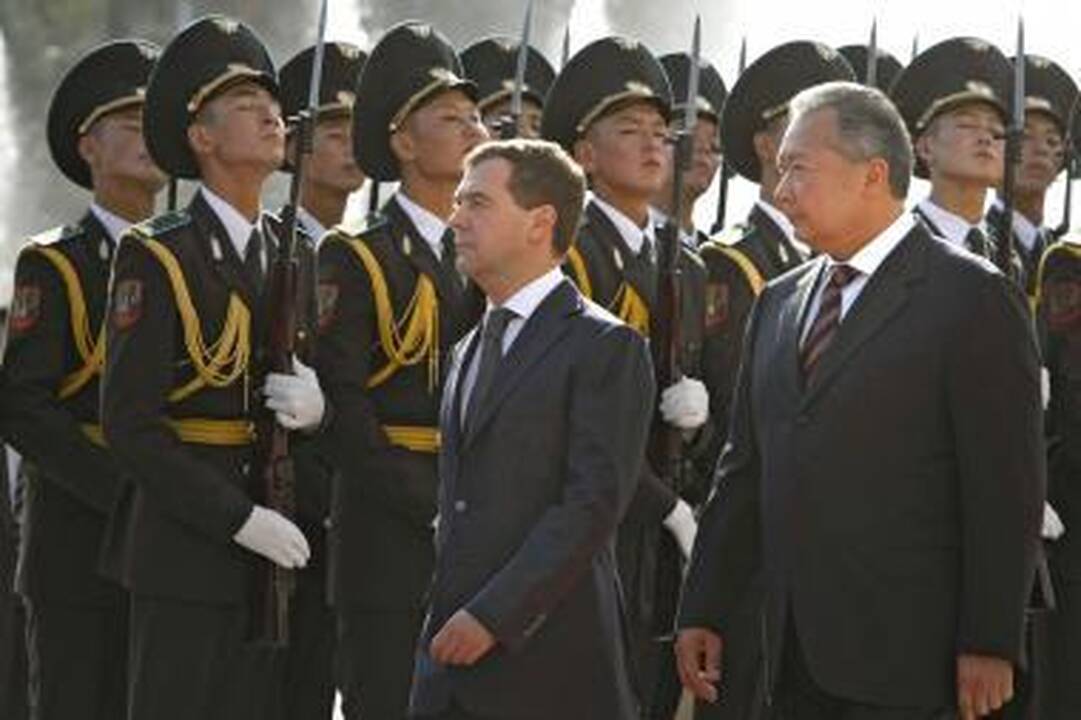 Iš degančio bendrabučio evakuoti visi jo gyventojai (papildyta)