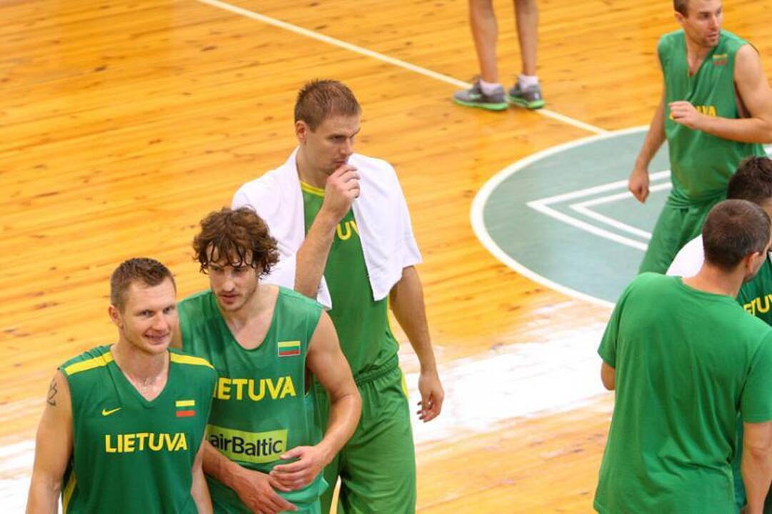 Lietuvos rinktinė treniravosi be K.Lavrinovičiaus 