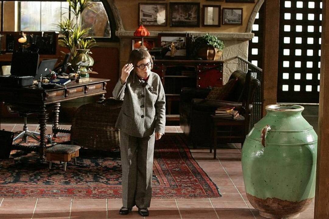 L. Hunt - 1,45 ūgio veiksmo serialo žvaigždė