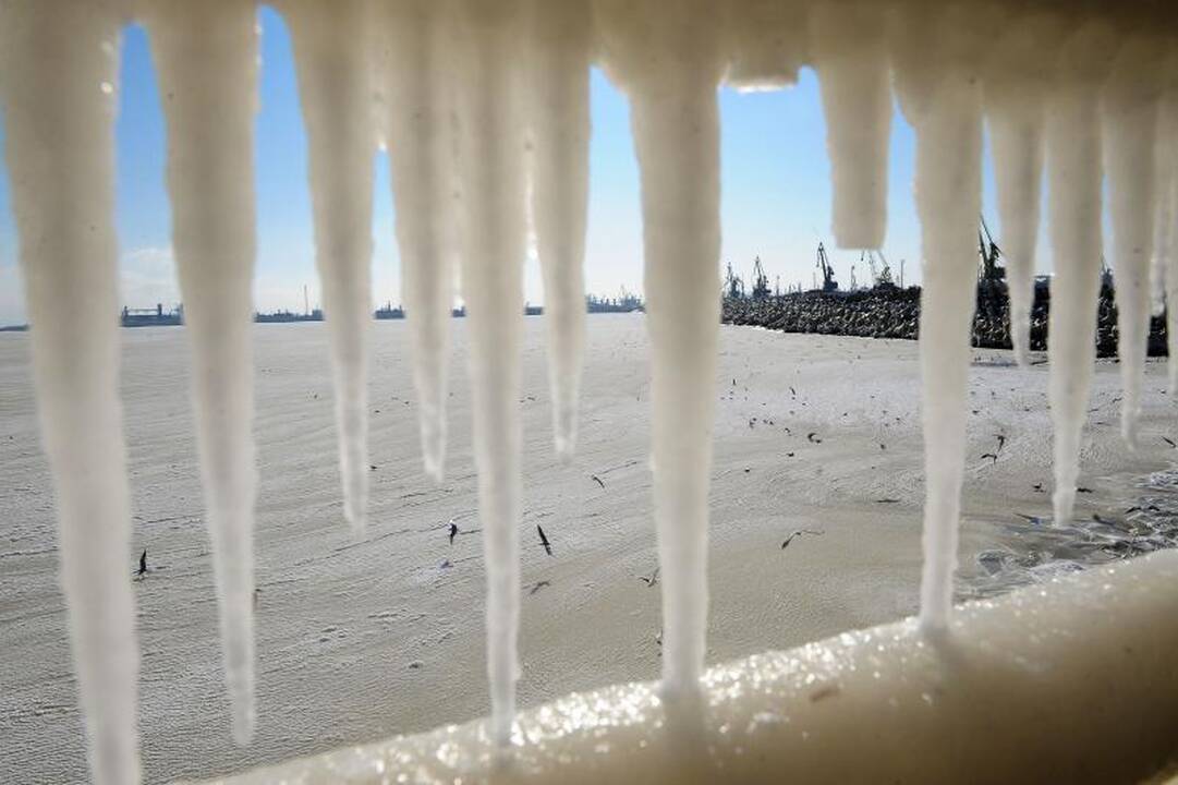 Turistams Japonijoje – sniego „kanjonų“ kelias