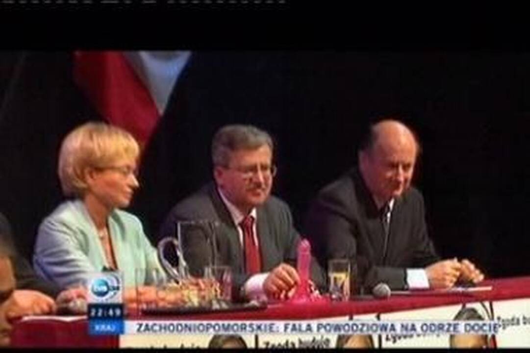 Kandidatą į Lenkijos prezidento postą emigrantai pasitiko dirbtiniu peniu