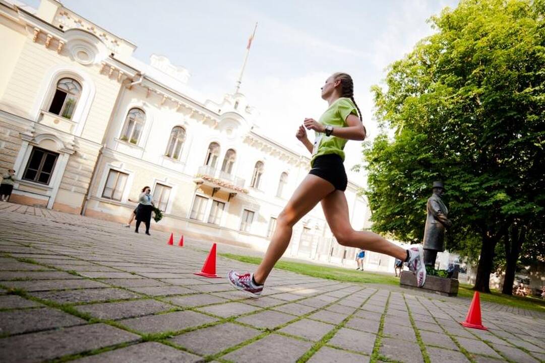 Įveikti 100 km Vilniuje bėgikams prireikė daugiau nei 7 val.