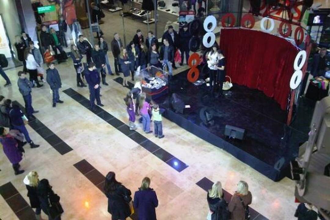 „Ozo“ naktinis išpardavimas nesulaukė pirkėjų antplūdžio (dar papildyta)