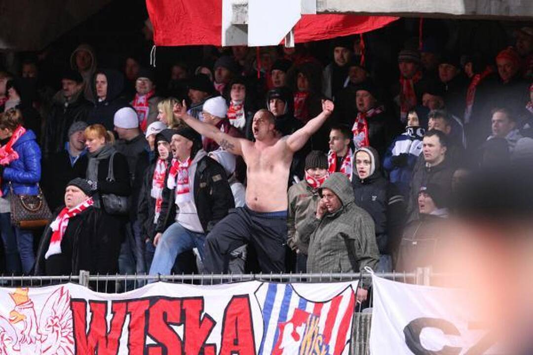 Lietuvos futbolininkai netikėtai palaužė lenkus