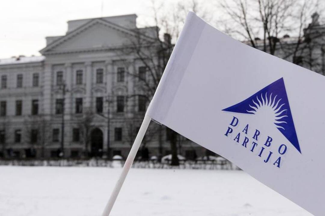 Buvusi DP iždininkė: N.Steponavičiūtė man mokėjo „vokelius“