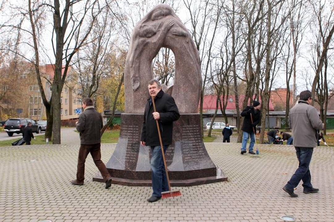 JAV kariai tvarkė Klaipėdos paplūdimius