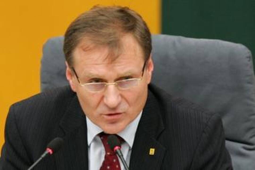 A.Čaplikas žada ateityje reguliuoti vaistų kainas
