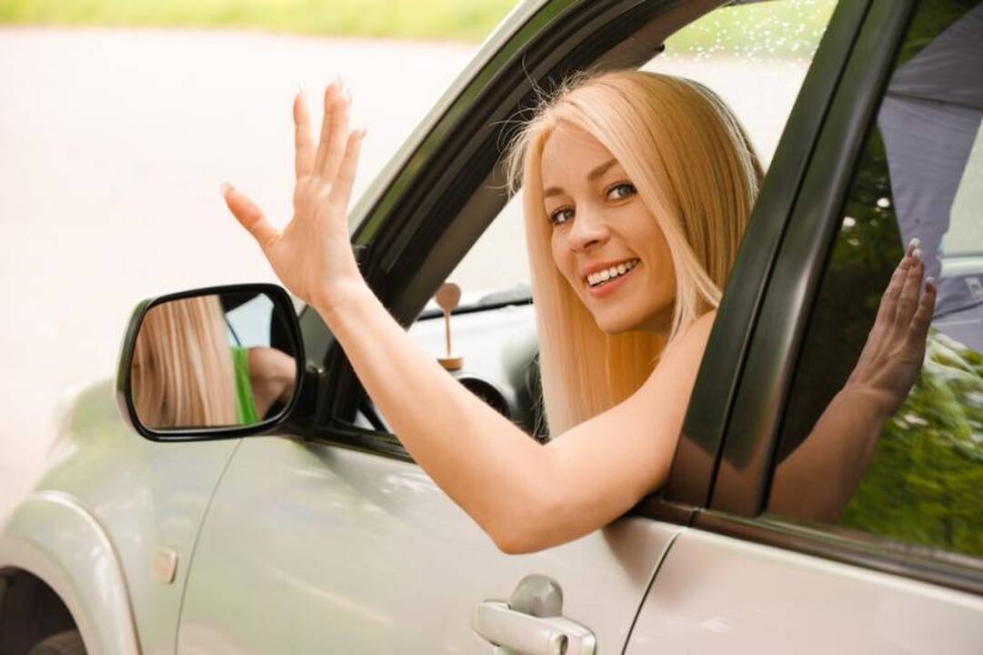 Moterims – specialios vietos, kuriose automobilį pastatyti lengviau