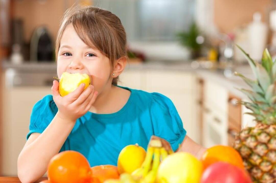 Klaipėdos vaikams – nemokamas pienas ir vaisiai