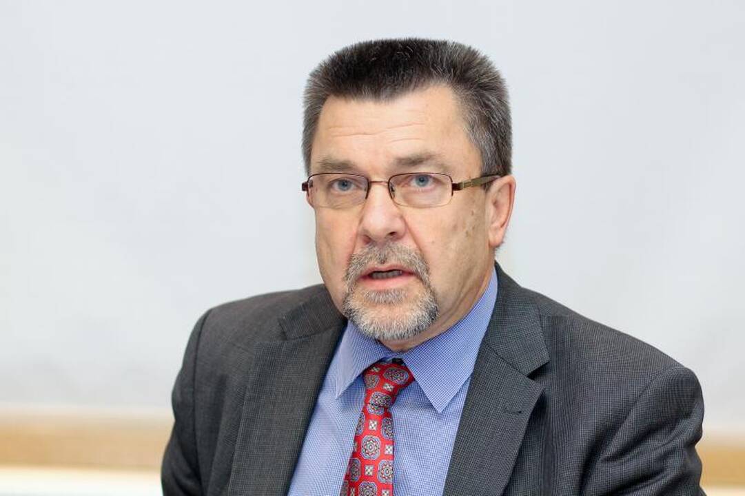 Vagys išsinešė Seimo nario A. Matulo revolverį, tačiau gėrimų nelietė