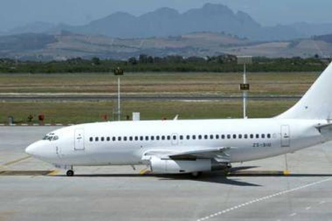 „Avia Solutions Group“ įsigijo „Boeing 737-300“ lėktuvą