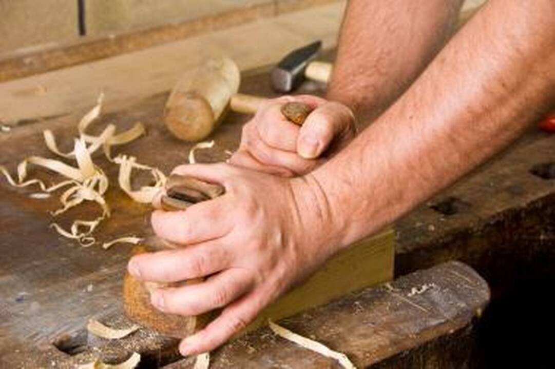 Saulėtekio komisija ėmėsi darbo santykių